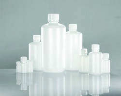 Auslaufresistente Weithalsflaschen aus HDPE, naturfarben Wheaton
