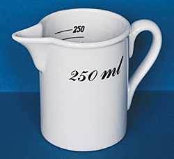 Measuring jars of porcelain