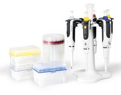Starter-Kit Transferpette S Digital with three microliter pipettes Brand